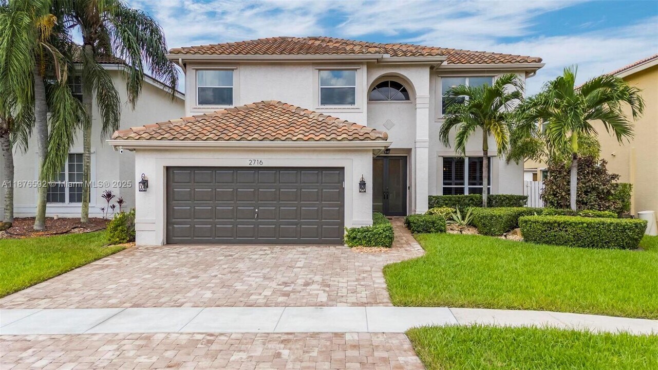 2716 SW 180th Ave in Miramar, FL - Building Photo
