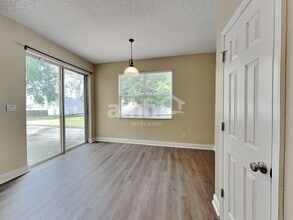 2475 Breezy Meadow Rd in Apopka, FL - Building Photo - Building Photo