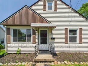 593 Franklin Ave in Barberton, OH - Building Photo - Building Photo