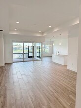 8613 Banyan Bay Blvd in Ft. Myers, FL - Foto de edificio - Building Photo