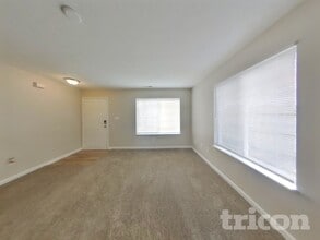 604 Mountain Pine Dr, Unit 370 in Greenwood, IN - Building Photo - Building Photo