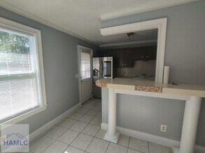 1007 Live Oak Dr in Hinesville, GA - Foto de edificio - Building Photo