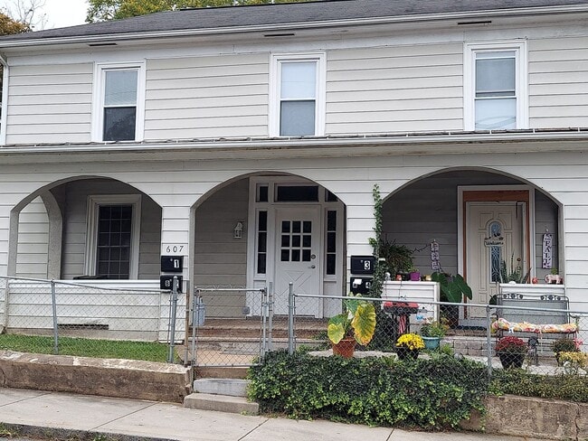 property at 607 Winthrop St