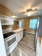 2014 W 68th St in Davenport, IA - Building Photo - Building Photo