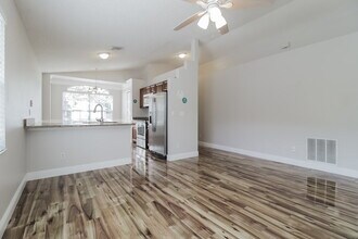 2215 Justin Ave in Orlando, FL - Building Photo - Building Photo