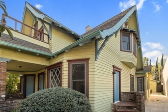 5335 Monte Vista St, Unit 1/4 in Los Angeles, CA - Building Photo - Building Photo