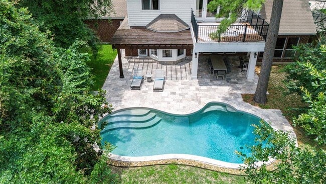 property at 113 N Floral Leaf Cir