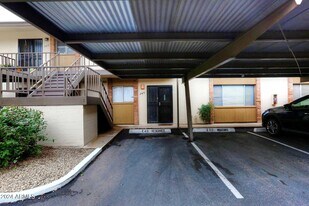 4701 N 68th St in Scottsdale, AZ - Building Photo