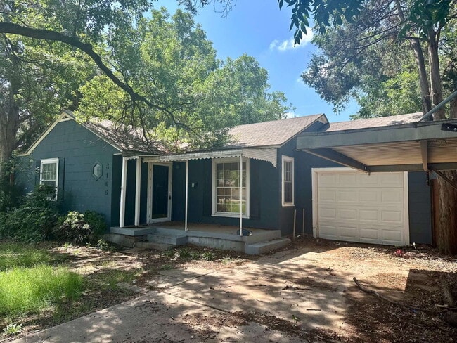 property at 3105 26th St
