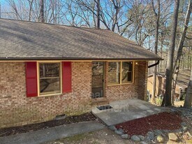 293 Cedar Terrace Rd in Chapel Hill, NC - Building Photo