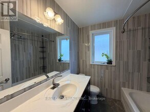 39 Lewiston Rd in Toronto, ON - Building Photo - Building Photo