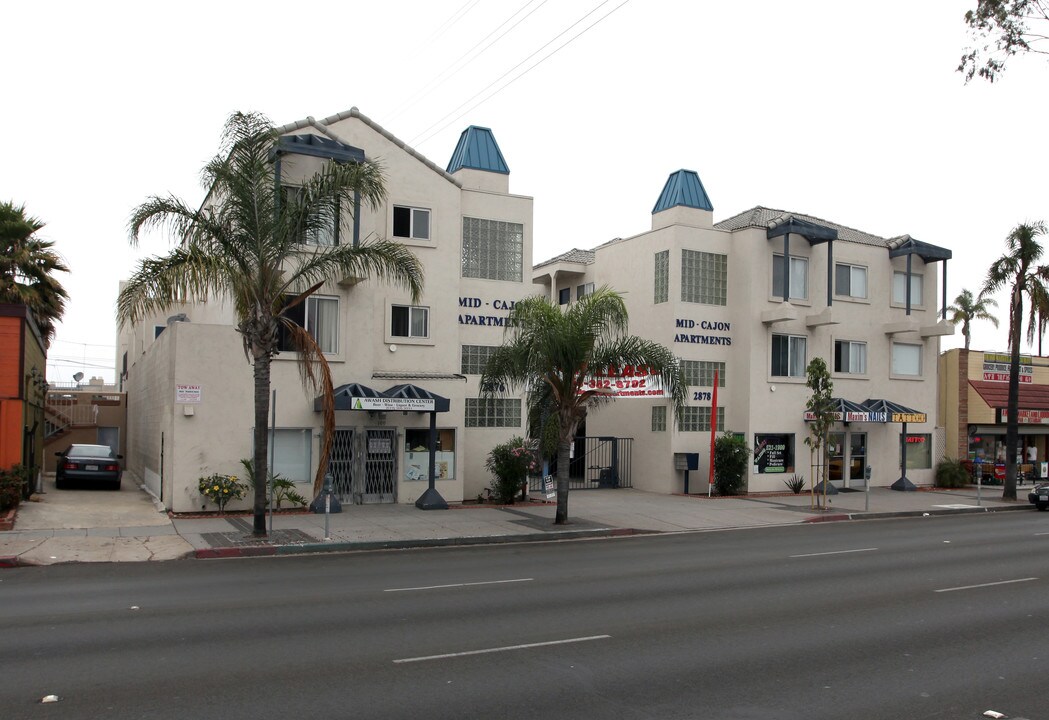 Mid Cajon Apartments in San Diego, CA - Foto de edificio