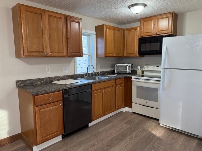 48 Juniper Rd in North Attleboro, MA - Building Photo - Building Photo