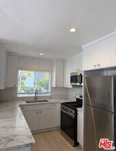 4275 Mc Clung Dr in Los Angeles, CA - Building Photo - Building Photo
