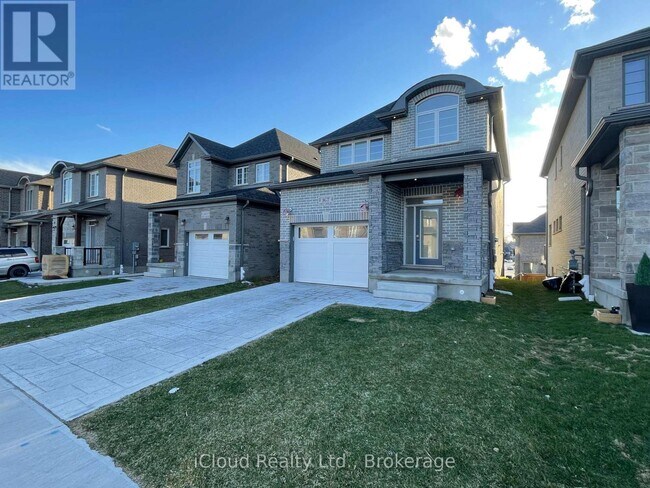 167 Forest Creek Dr in Kitchener, ON - Building Photo - Building Photo