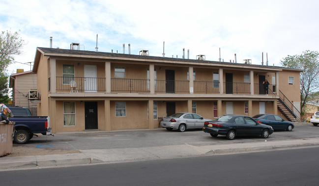 152 General Arnold St SE in Albuquerque, NM - Building Photo - Building Photo