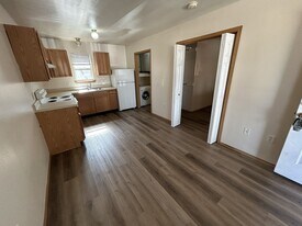 1635 Neptune St in Fayetteville, AR - Building Photo