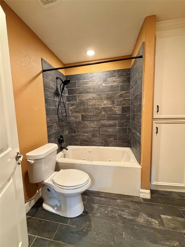 1932 N Avenue H in Freeport, TX - Foto de edificio - Building Photo