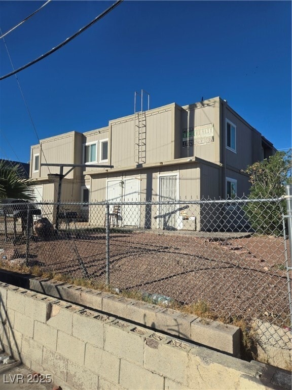 property at 33 Gold Bar Ct