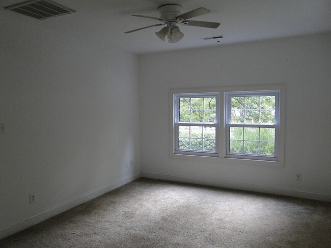 106 Pine St in Carrboro, NC - Building Photo - Building Photo