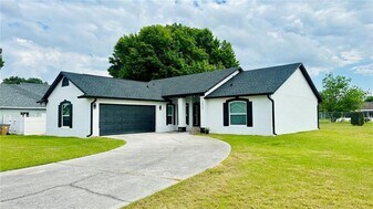 1432 Kingston Way in Kissimmee, FL - Building Photo