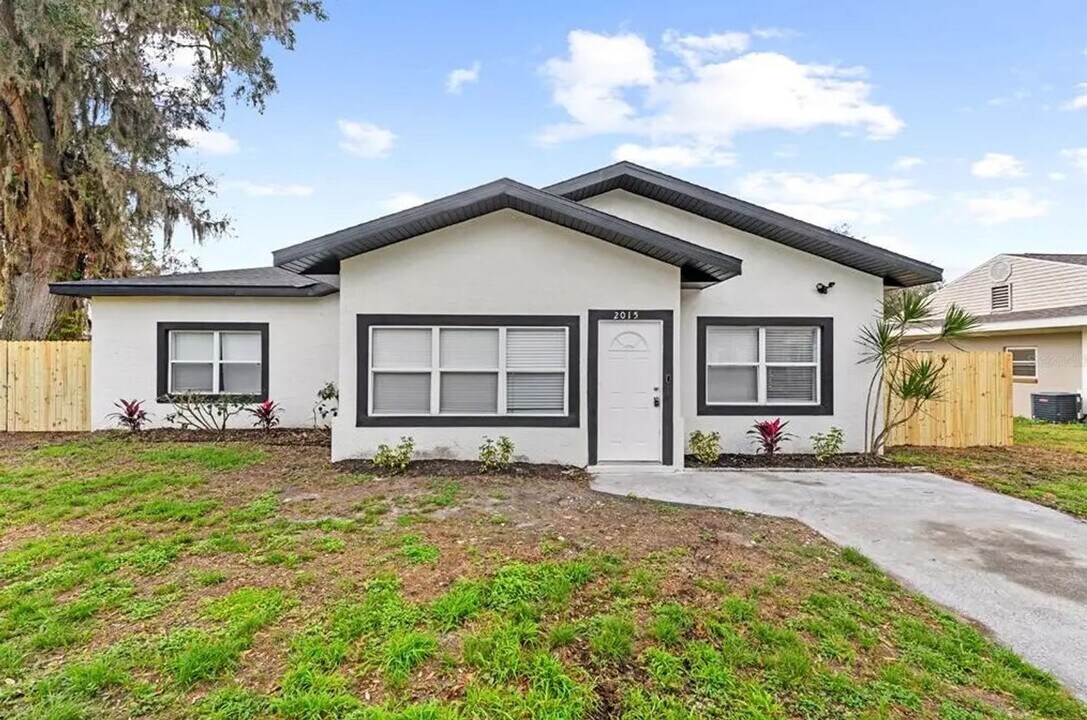 2015 Poe St in Lakeland, FL - Building Photo