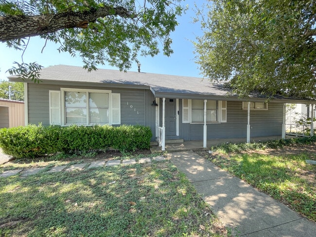 property at 1011 Lincoln St