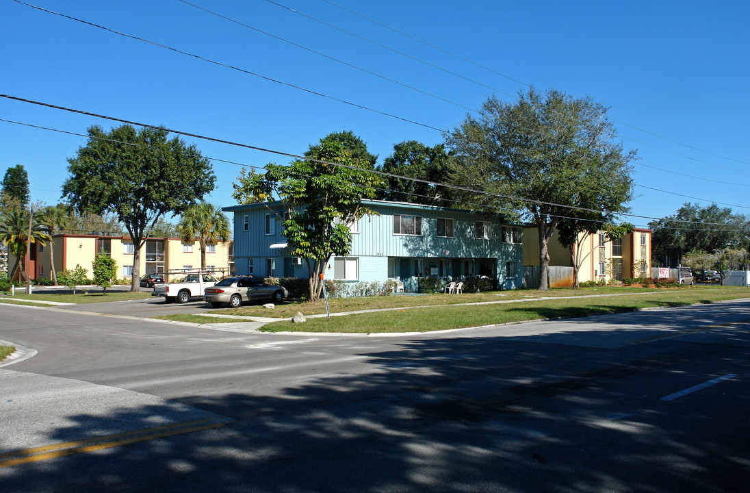 3685 9th Ave S in St. Petersburg, FL - Foto de edificio