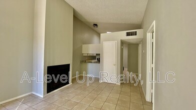 403 E Thoroughbred St in Tucson, AZ - Building Photo - Building Photo