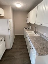 247 W Union St, Unit 204C in Athens, OH - Building Photo - Building Photo