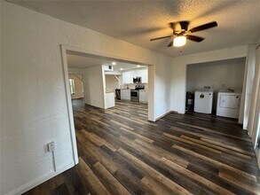 53 Ann Lee Ln in Tamarac, FL - Building Photo - Building Photo