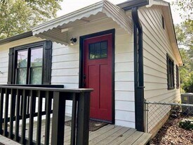 3521 Clay Rd SW in Austell, GA - Building Photo