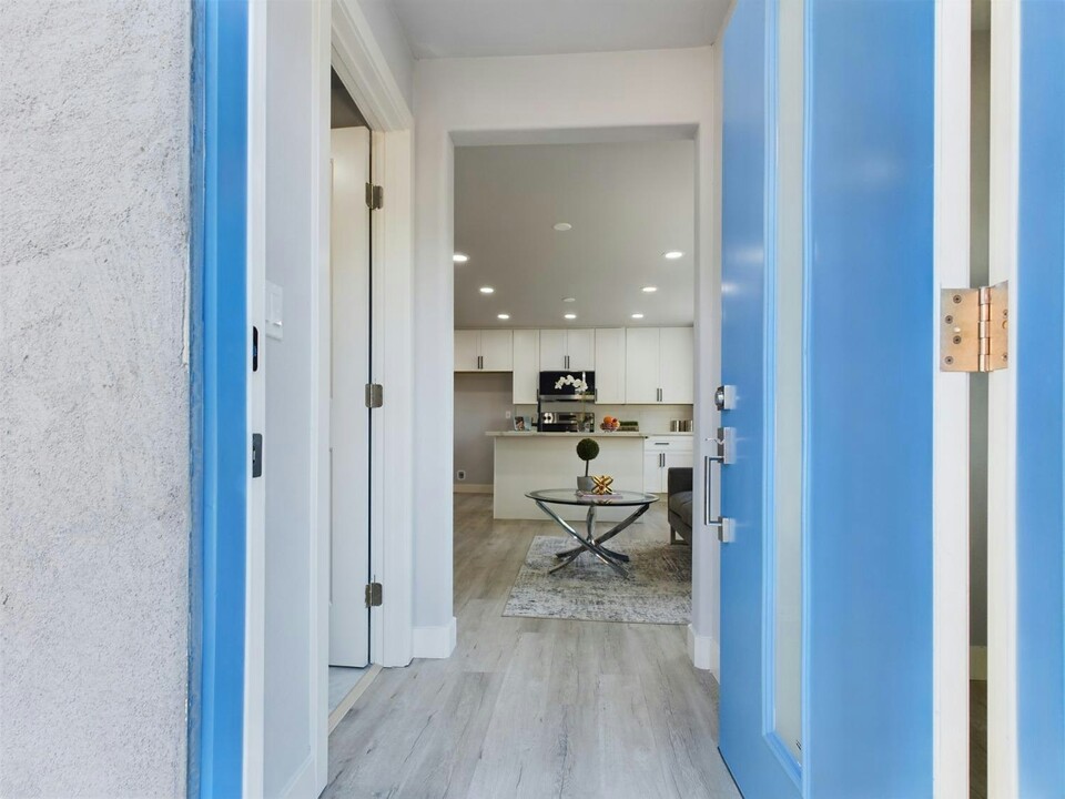 430 5th St in Roseville, CA - Building Photo