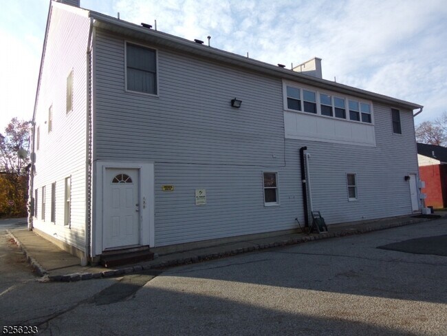 272 US-206-Unit -C in Byram Township, NJ - Building Photo - Building Photo