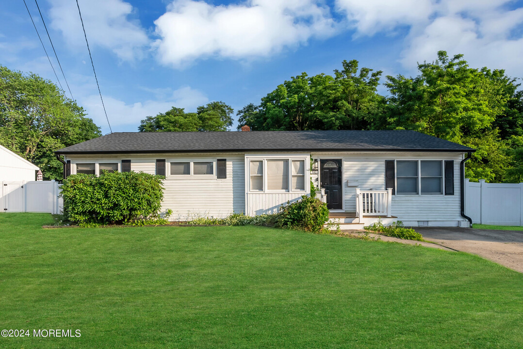 182 Wall St in West Long Branch, NJ - Foto de edificio