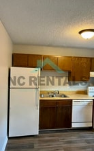 2401 Markwood Ln SE in Winston-Salem, NC - Foto de edificio - Building Photo
