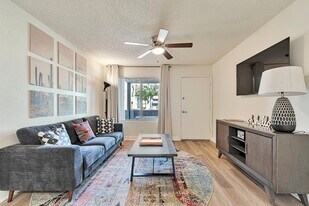 Riviera Park in Chandler, AZ - Building Photo