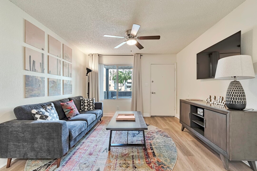 Riviera Park in Chandler, AZ - Building Photo