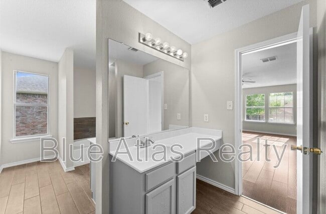 1817 Cedarbriar Dr in Mesquite, TX - Building Photo - Building Photo