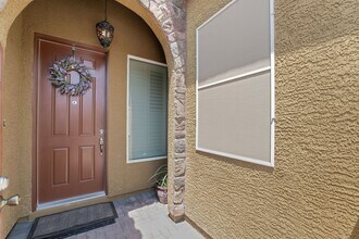 8858 Dramatic Gold Ave in Las Vegas, NV - Building Photo - Building Photo