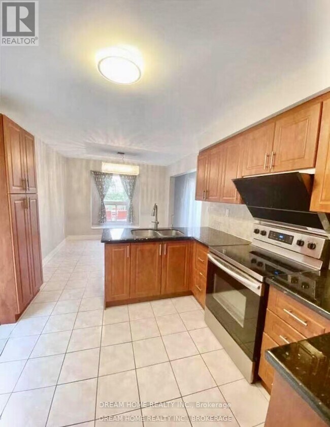 16 Cottsmore Crescent in Markham, ON - Building Photo - Building Photo