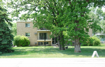 810 W River Rd in Champlin, MN - Building Photo - Building Photo