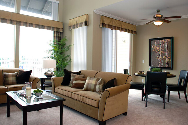 Revo 225 Apartments