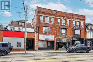 1046 Bathurst St in Toronto, ON - Building Photo