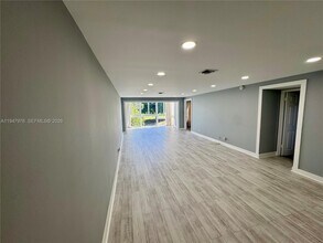 3300 N Palm Aire Dr in Pompano Beach, FL - Building Photo - Building Photo