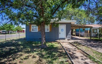 3016 Duke St, Unit A in Lubbock, TX - Building Photo