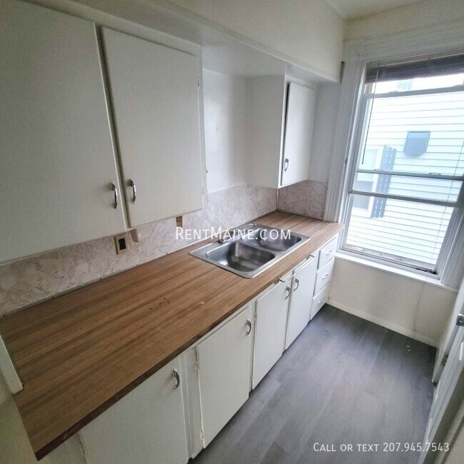 101 Front St in Old Town, ME - Building Photo - Building Photo