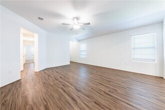 6909 Colorado Bluffs Rd in Austin, TX - Building Photo - Building Photo