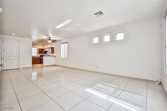 4218 S Sugar Dr in Las Vegas, NV - Building Photo - Building Photo