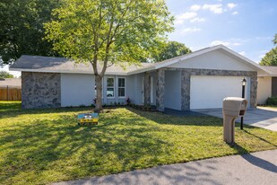 10489 113th St N in Largo, FL - Building Photo